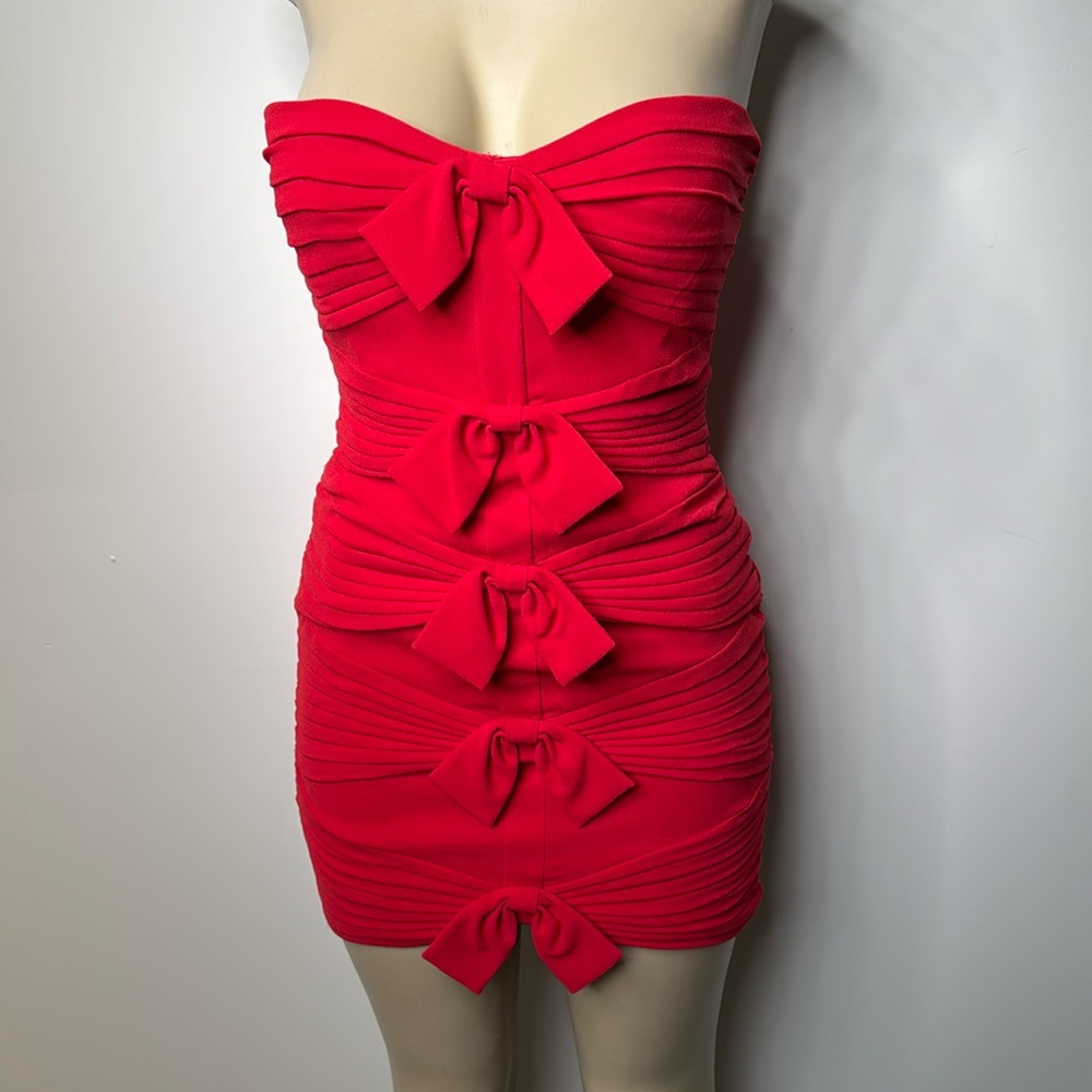 BCBG MaxAzria size 4 red dress with bow detail
